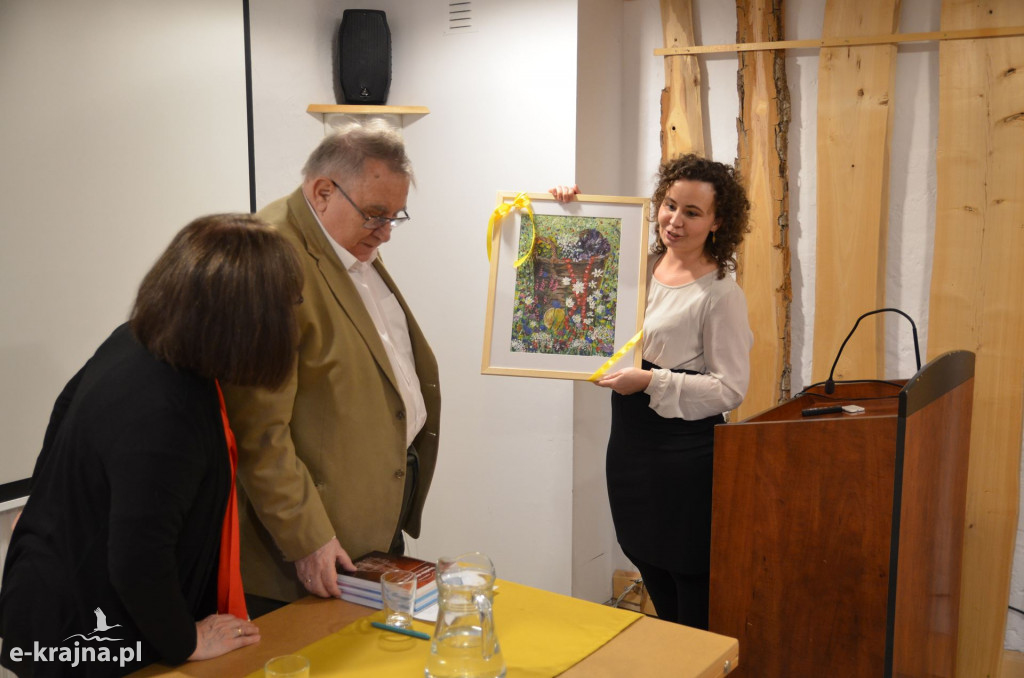 Legenda jest starszą siostrą historii!