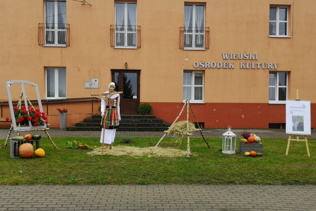 Międzynarodowy Dzień Kobiet Wiejskich – kabaretowo i z przytupem!