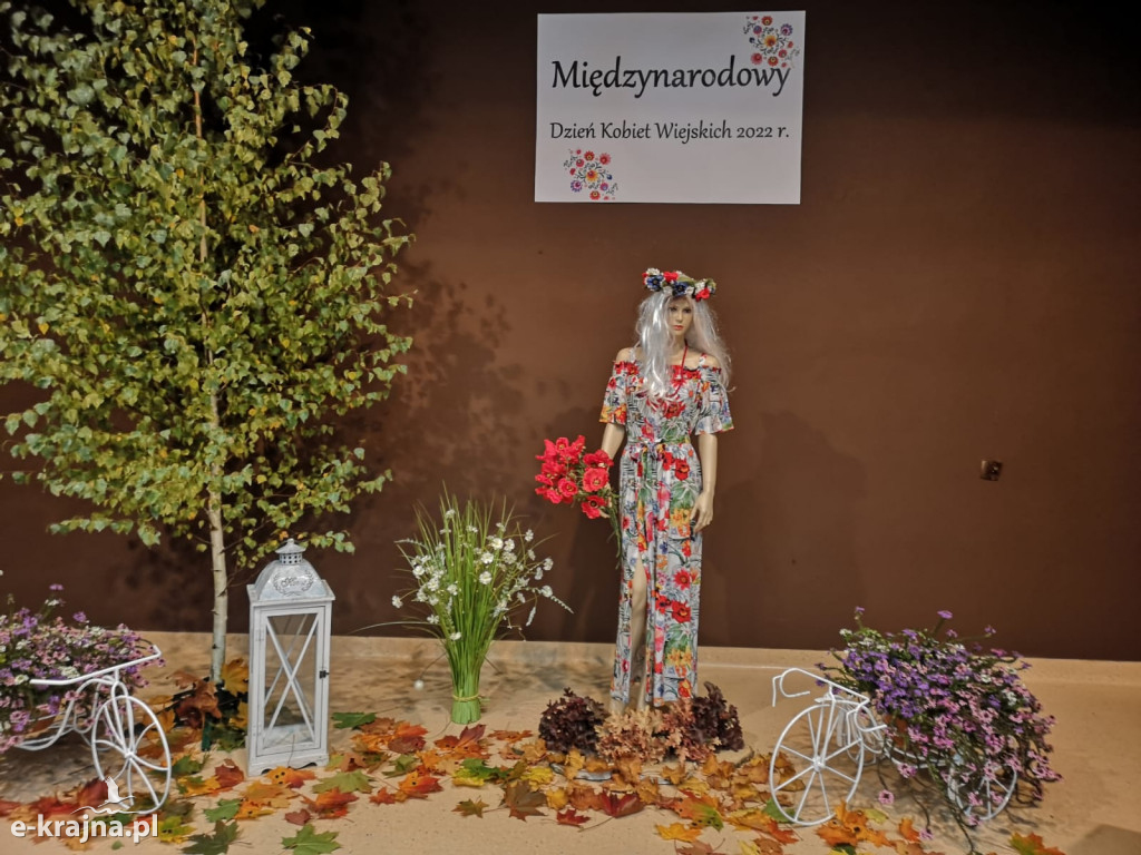 Międzynarodowy Dzień Kobiet Wiejskich – kabaretowo i z przytupem!