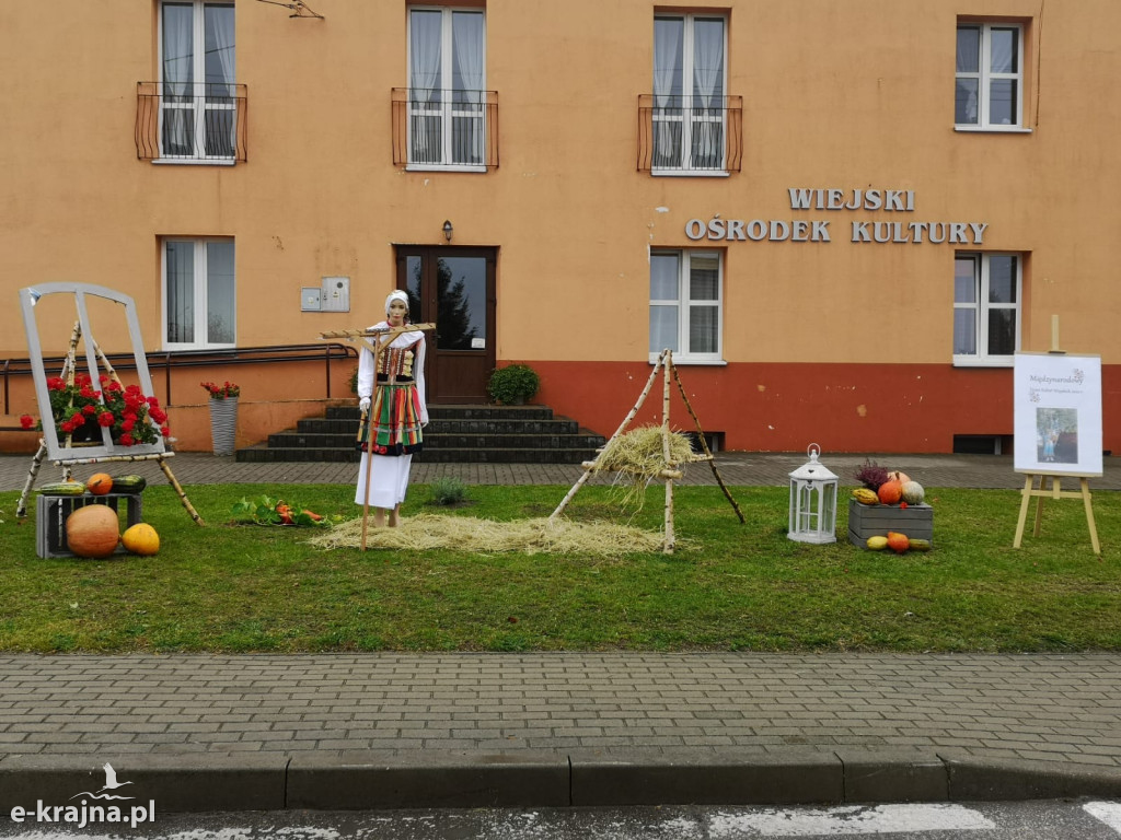 Międzynarodowy Dzień Kobiet Wiejskich – kabaretowo i z przytupem!