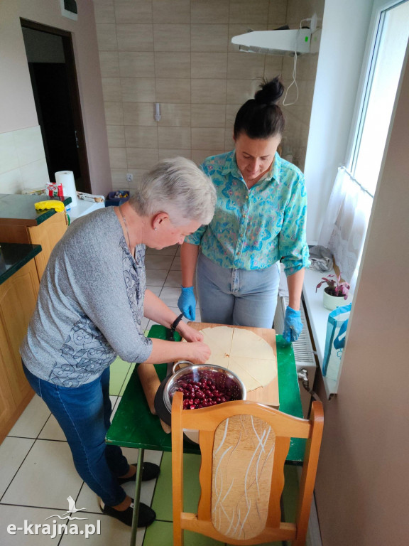 Międzynarodowy Dzień Kobiet Wiejskich – kabaretowo i z przytupem!