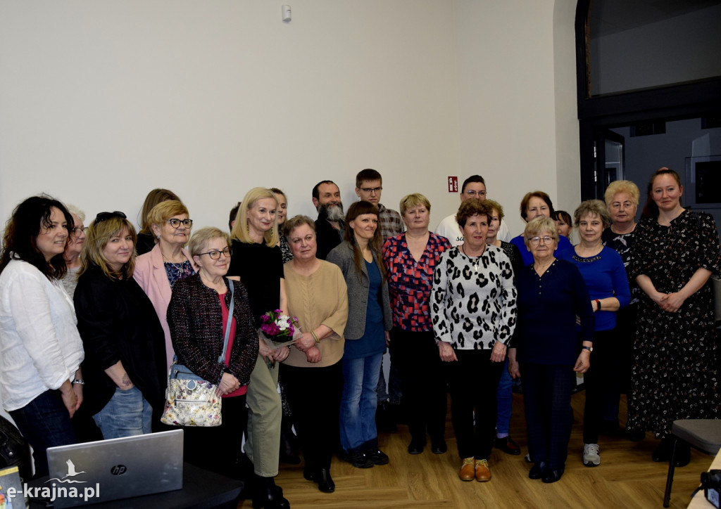 Indie w bibliotece w Więcborku