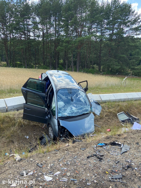 Zderzenie 3 samochodów osobowych na DK25