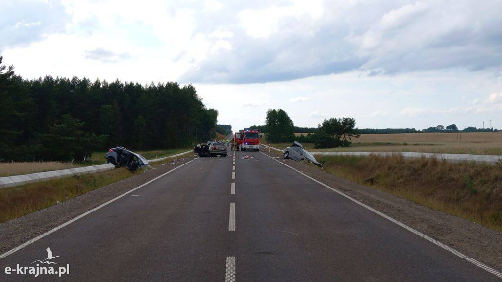 Zderzenie 3 samochodów osobowych na DK25