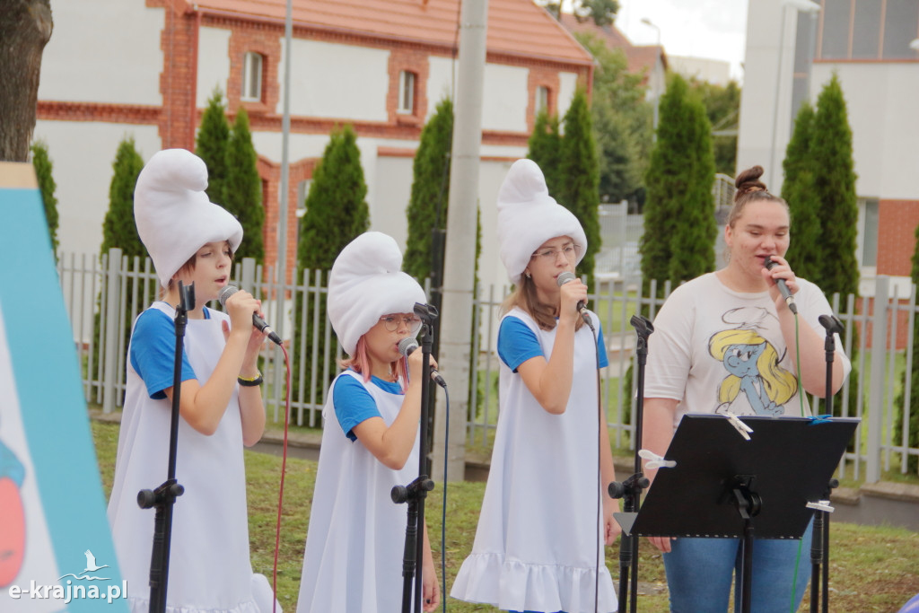 Urodzinowe śniadanie na balu u Smerfetki