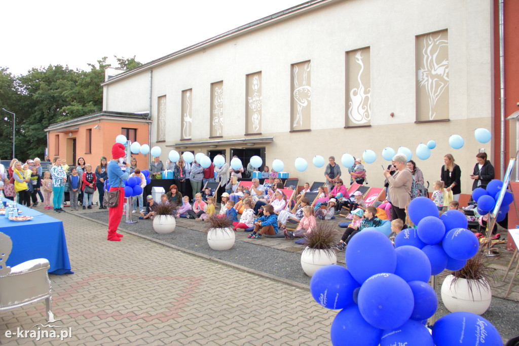 Urodzinowe śniadanie na balu u Smerfetki