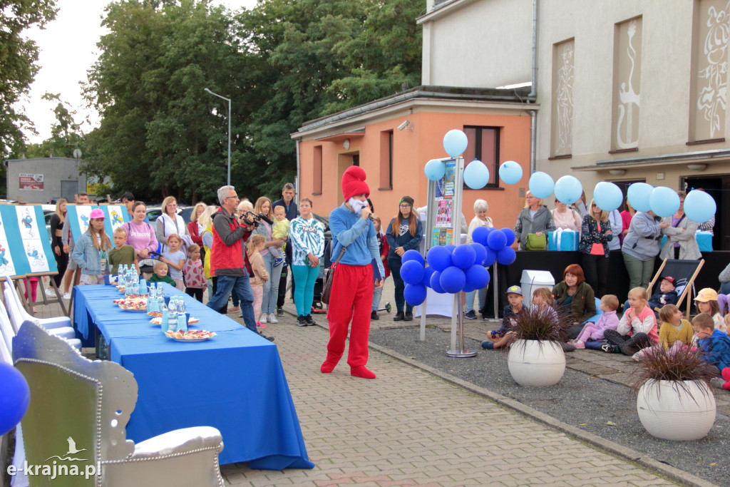 Urodzinowe śniadanie na balu u Smerfetki