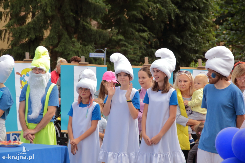 Urodzinowe śniadanie na balu u Smerfetki