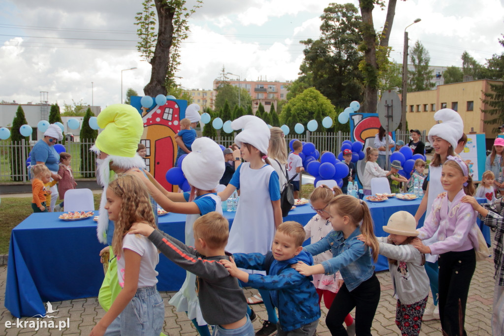 Urodzinowe śniadanie na balu u Smerfetki