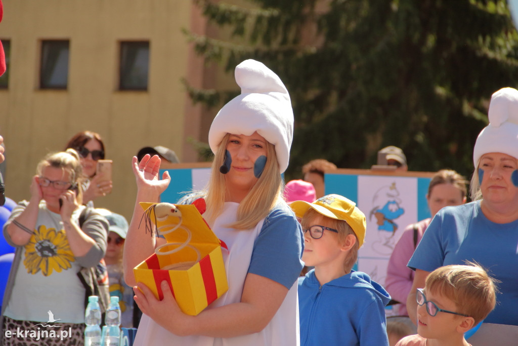 Urodzinowe śniadanie na balu u Smerfetki