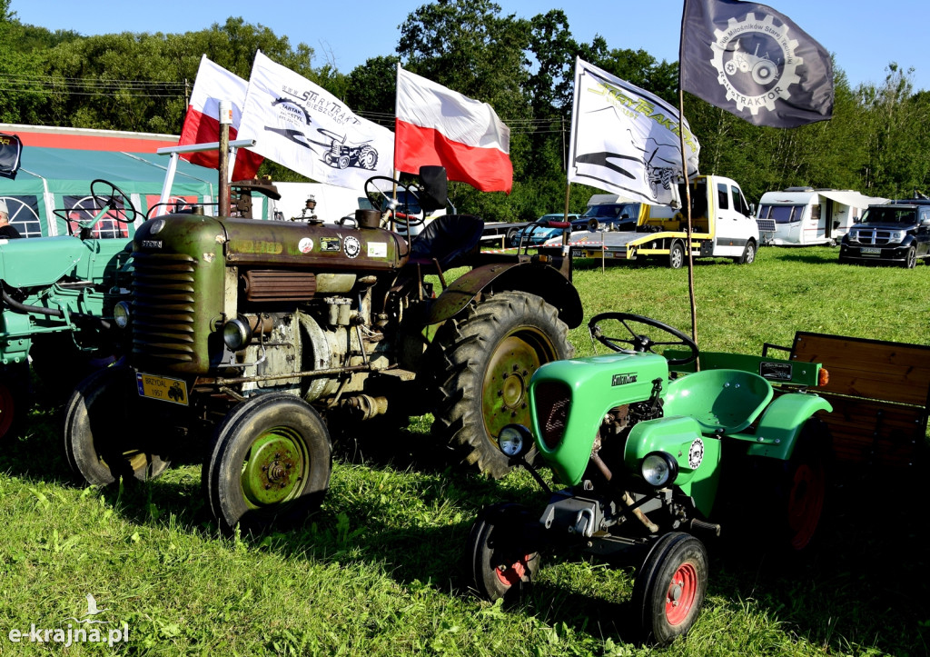 Pokaz starych traktorów na XXII Pożegnaniu Lata w Rudawce Rymanowskiej