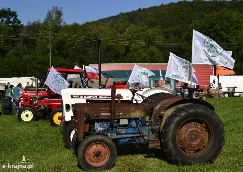 Pokaz starych traktorów na XXII Pożegnaniu Lata w Rudawce Rymanowskiej