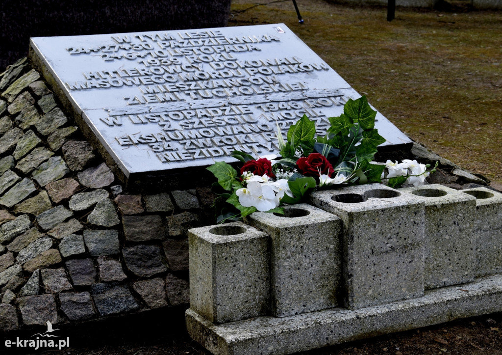 Uroczystości upamiętniające ofiary Zbrodni Pomorskiej z 1939 roku w Rudzkim Moście