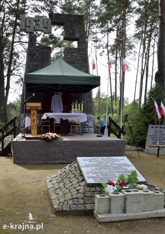 Uroczystości upamiętniające ofiary Zbrodni Pomorskiej z 1939 roku w Rudzkim Moście