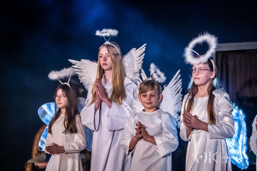 Jasełka z publicznością wypełnioną po brzegi