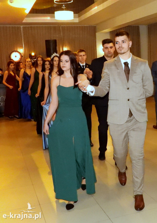 Poloneza czas zacząć! - Studniówka 2024 więcborskiego CKZiU