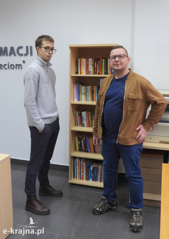 Otwarcie Punktu Bookcrossingu w Sępólnie Krajeńskim: Nowa Przestrzeń dla Miłośników Książek