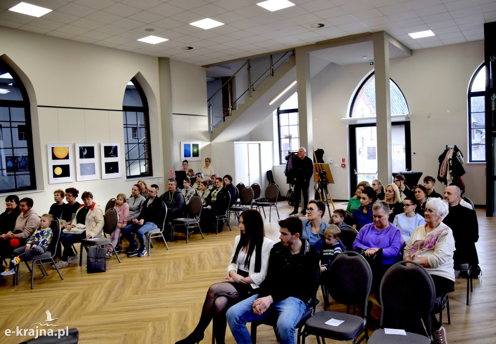 „Niebo na wyciągnięcie ręki” w Centrum Aktywności Lokalnej w Więcborku