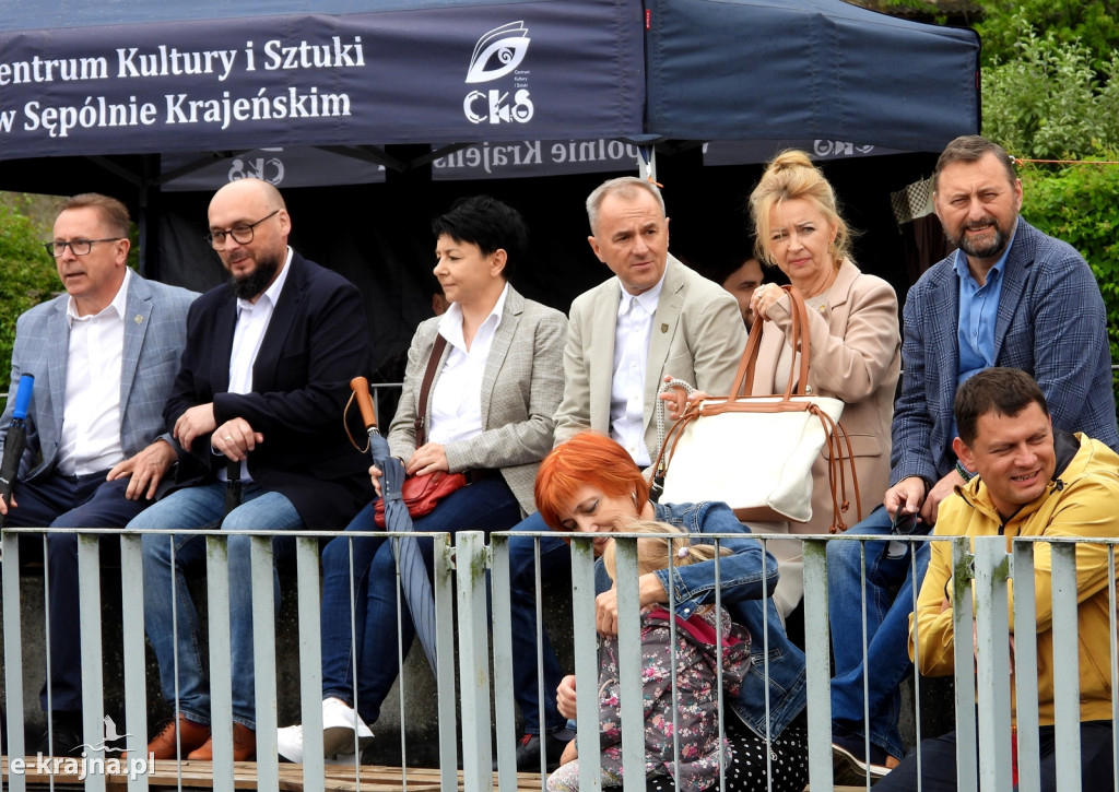 Gorące rytmy z Kuby w deszczu na sępoleńskim molo