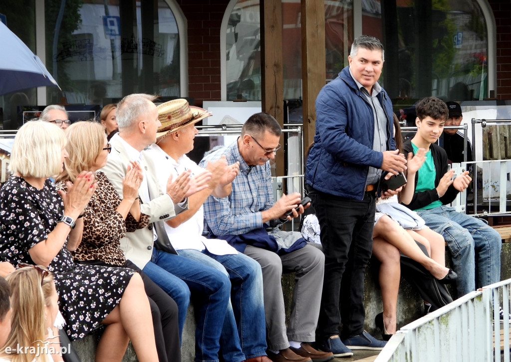 Gorące rytmy z Kuby w deszczu na sępoleńskim molo