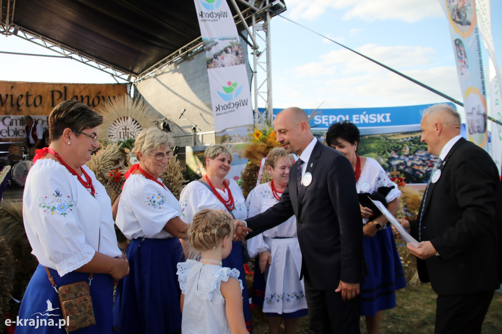 Dożynki Gminno-Powiatowe w Jastrzębcu - występy lokalnych artystów