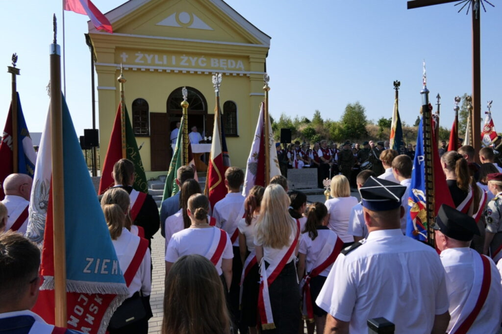 Złożyli hołd pomordowanym w Karolewie