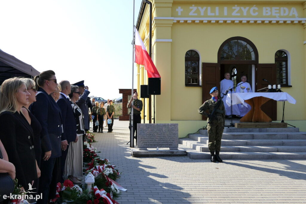 Złożyli hołd pomordowanym w Karolewie