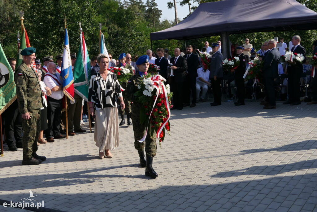 Złożyli hołd pomordowanym w Karolewie