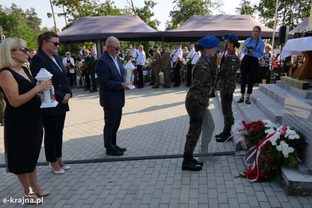 Złożyli hołd pomordowanym w Karolewie