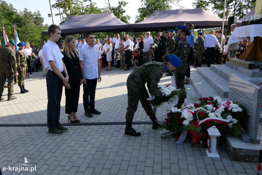 Złożyli hołd pomordowanym w Karolewie