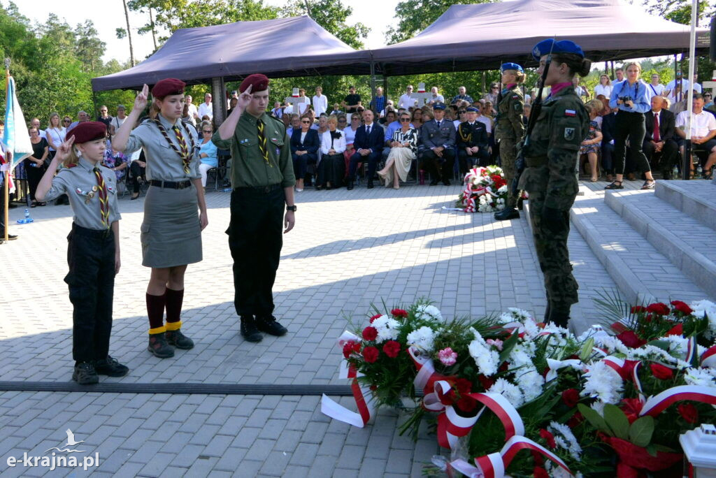 Złożyli hołd pomordowanym w Karolewie