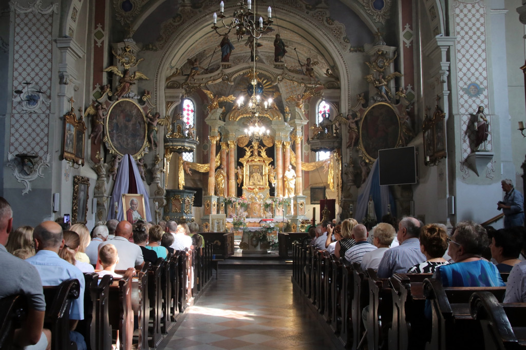 Dożynki Pszczelarskie i koncert Chóru Lutnia w Sanktuarium Matki Bożej Królowej Krajny w Byszewie