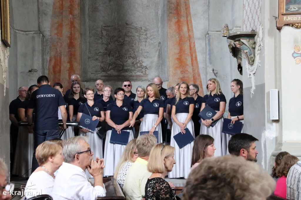 Dożynki Pszczelarskie i koncert Chóru Lutnia w Sanktuarium Matki Bożej Królowej Krajny w Byszewie