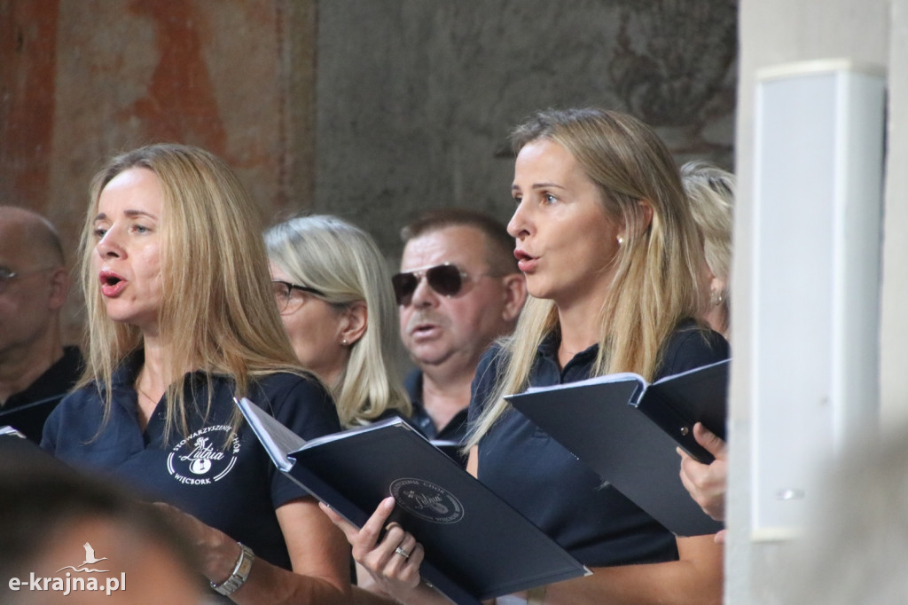 Dożynki Pszczelarskie i koncert Chóru Lutnia w Sanktuarium Matki Bożej Królowej Krajny w Byszewie