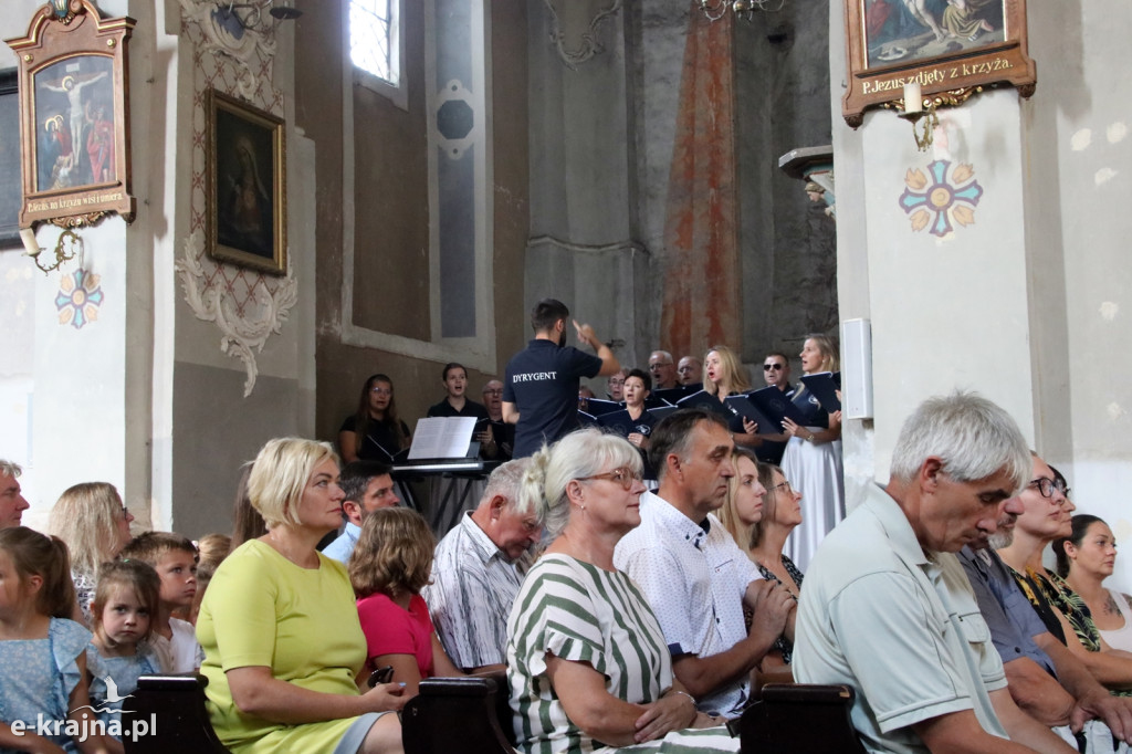 Dożynki Pszczelarskie i koncert Chóru Lutnia w Sanktuarium Matki Bożej Królowej Krajny w Byszewie