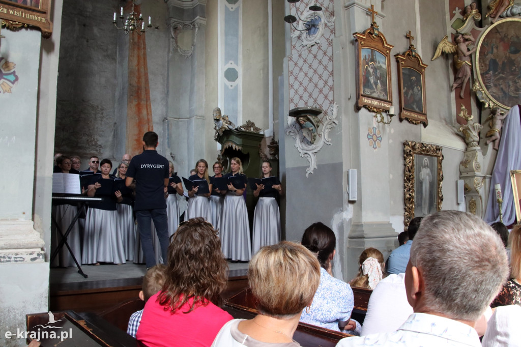 Dożynki Pszczelarskie i koncert Chóru Lutnia w Sanktuarium Matki Bożej Królowej Krajny w Byszewie