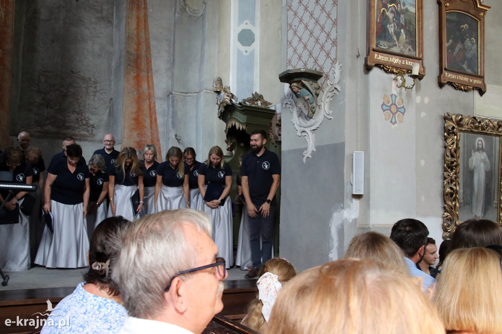 Dożynki Pszczelarskie i koncert Chóru Lutnia w Sanktuarium Matki Bożej Królowej Krajny w Byszewie