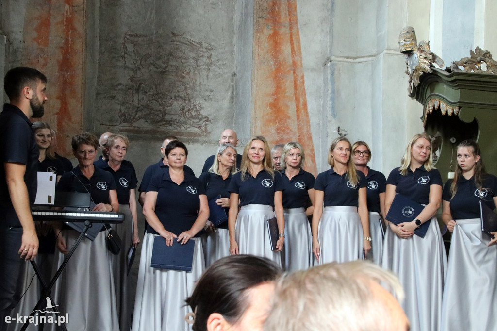 Dożynki Pszczelarskie i koncert Chóru Lutnia w Sanktuarium Matki Bożej Królowej Krajny w Byszewie