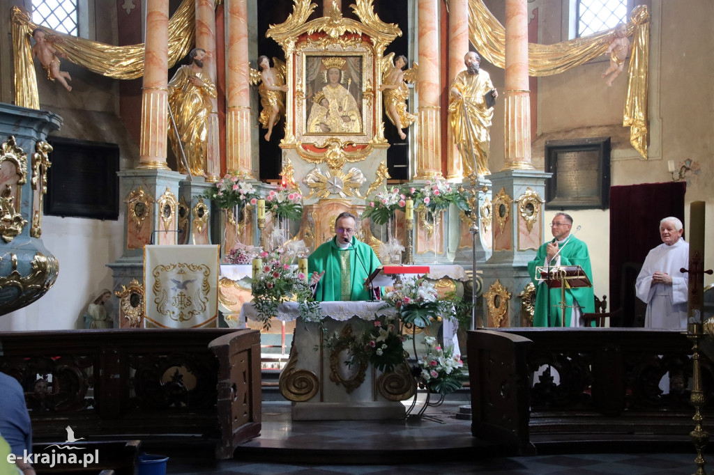 Dożynki Pszczelarskie i koncert Chóru Lutnia w Sanktuarium Matki Bożej Królowej Krajny w Byszewie