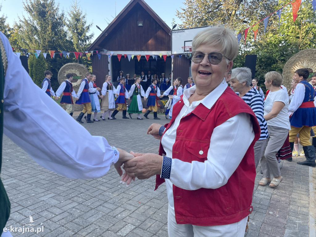 Pełen parkiet na potańcówce w Płociczu