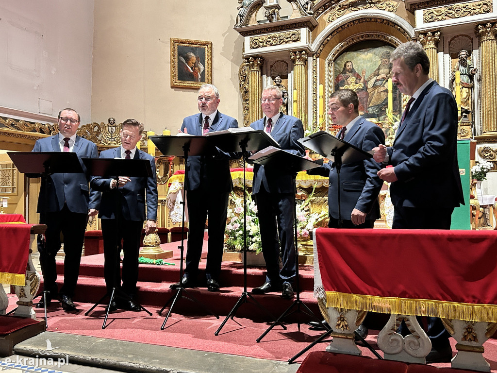 Zespół Affabre Concinui zaśpiewał dla mieszkańców Łobżenicy