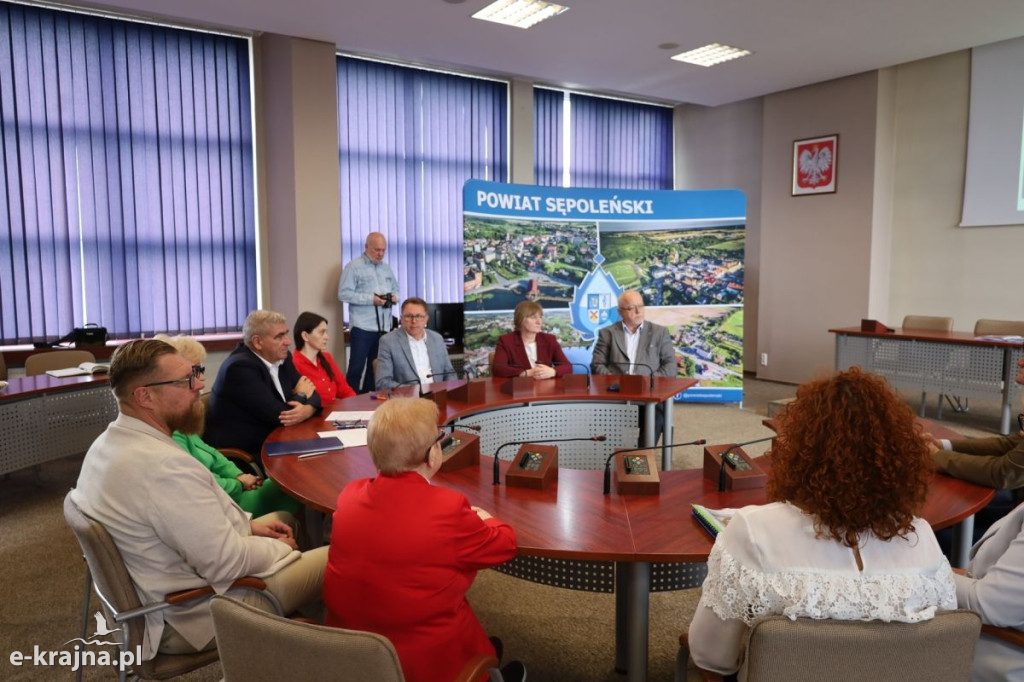 Uroczyste podpisanie umowy na rozbudowę Szpitala Powiatowego w Więcborku