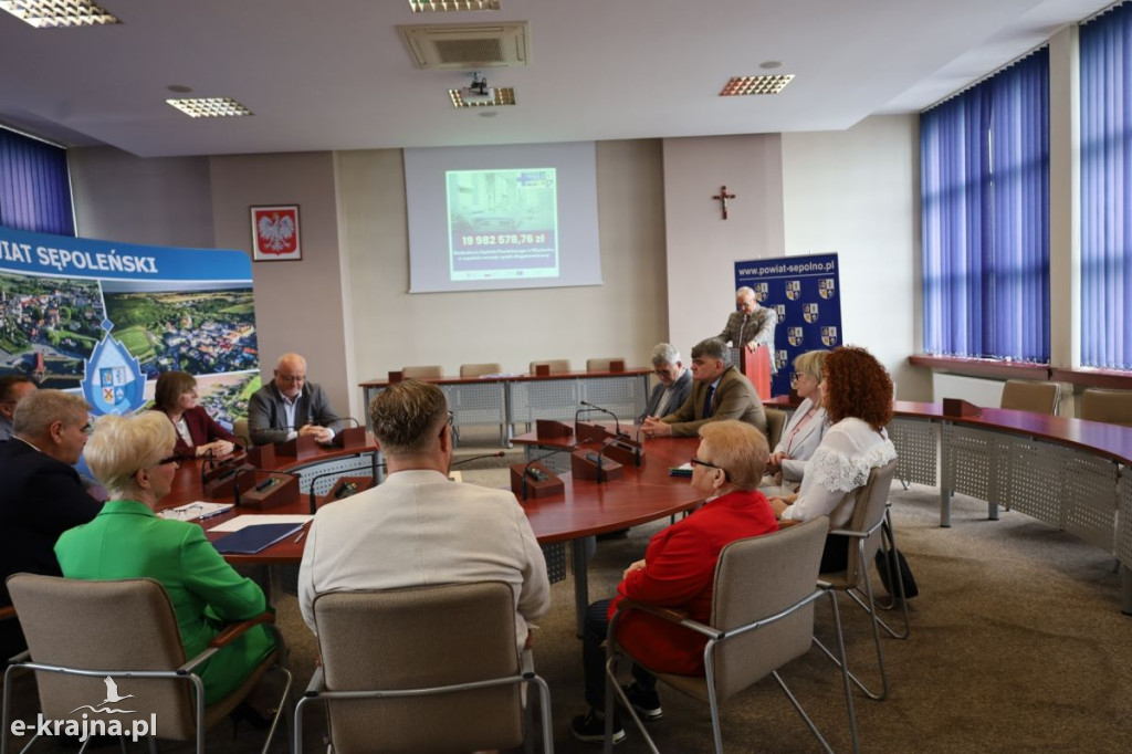 Uroczyste podpisanie umowy na rozbudowę Szpitala Powiatowego w Więcborku