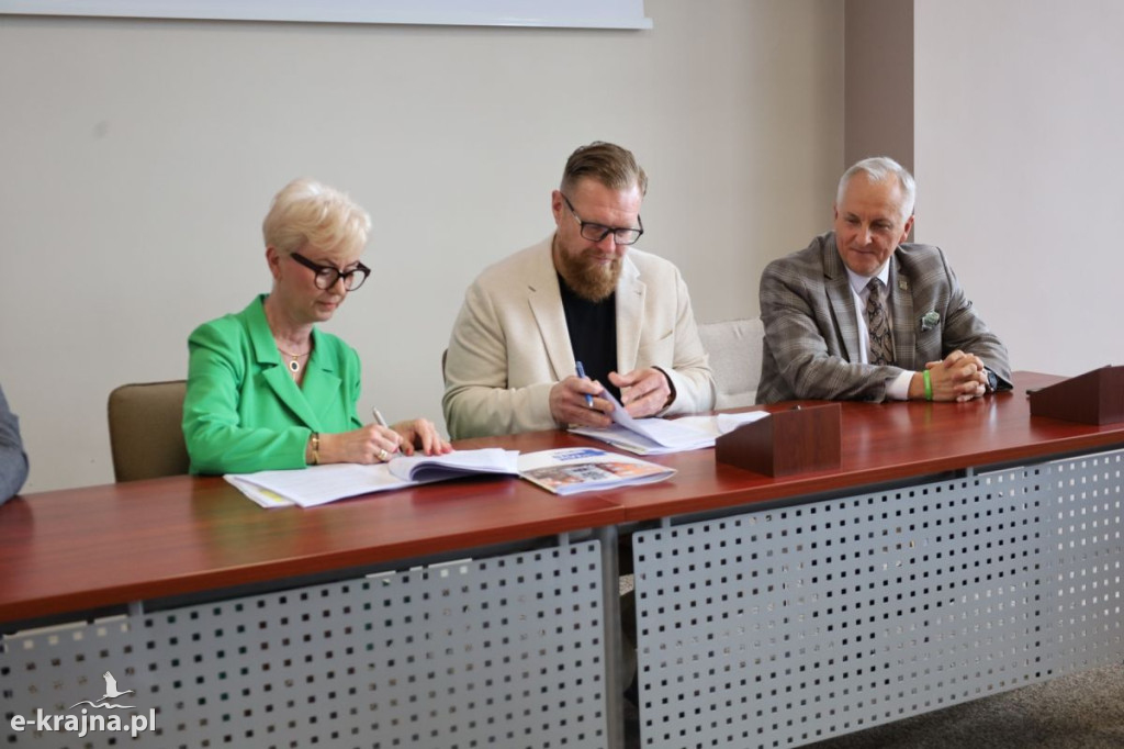 Uroczyste podpisanie umowy na rozbudowę Szpitala Powiatowego w Więcborku