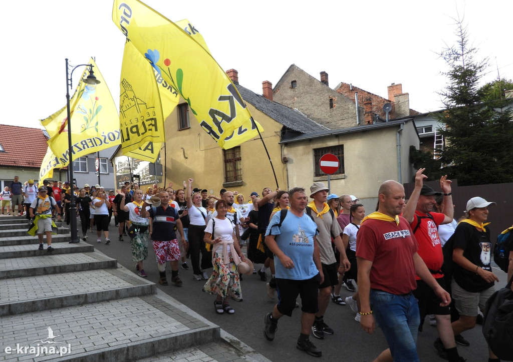 Przez powiat sępoleński przemaszerowała Grupa Kaszubska w pielgrzymce na Jasna Górę