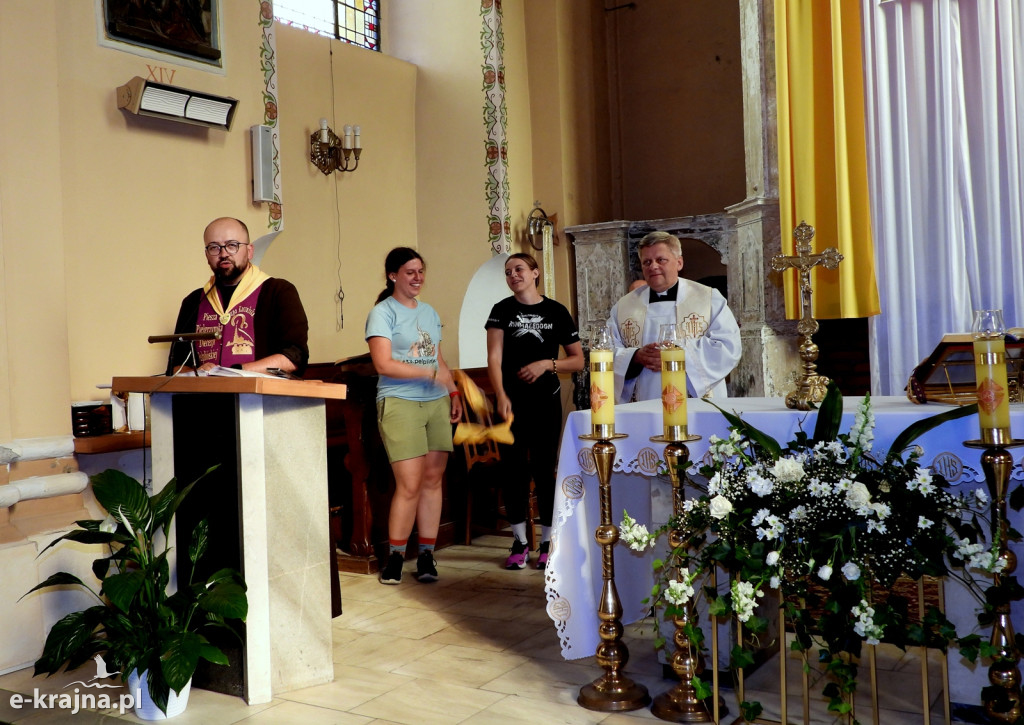 Przez powiat sępoleński przemaszerowała Grupa Kaszubska w pielgrzymce na Jasna Górę