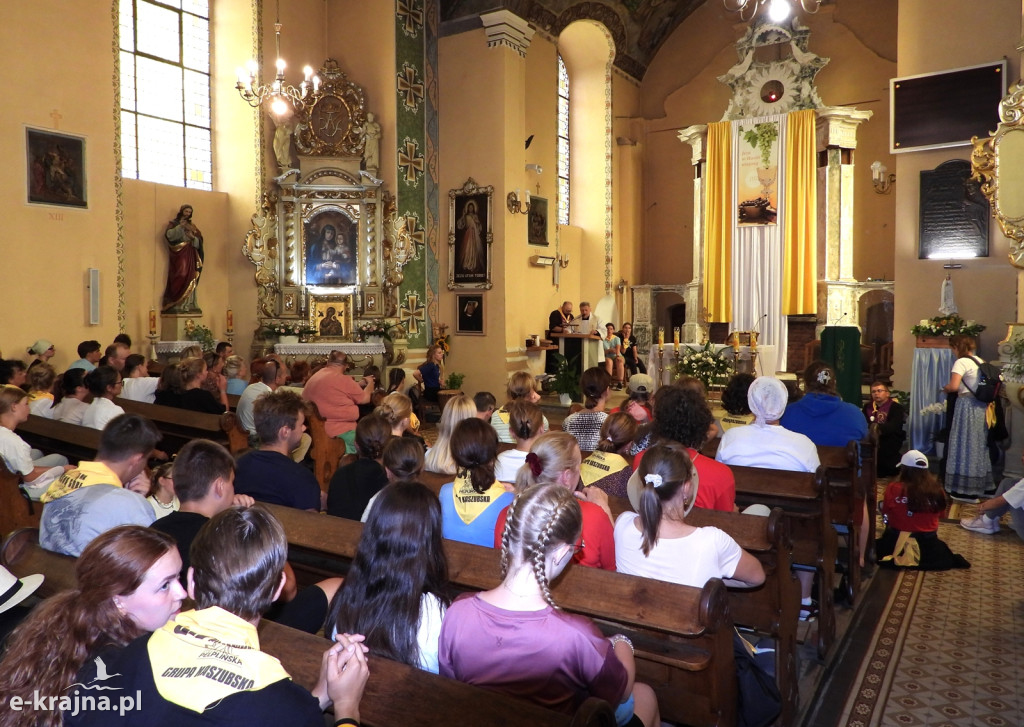 Przez powiat sępoleński przemaszerowała Grupa Kaszubska w pielgrzymce na Jasna Górę
