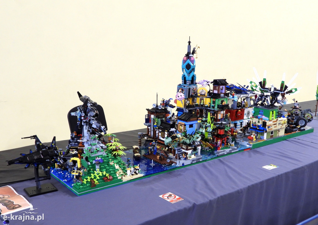 Legowisko 2025 - wystawa budowli z klocków Lego