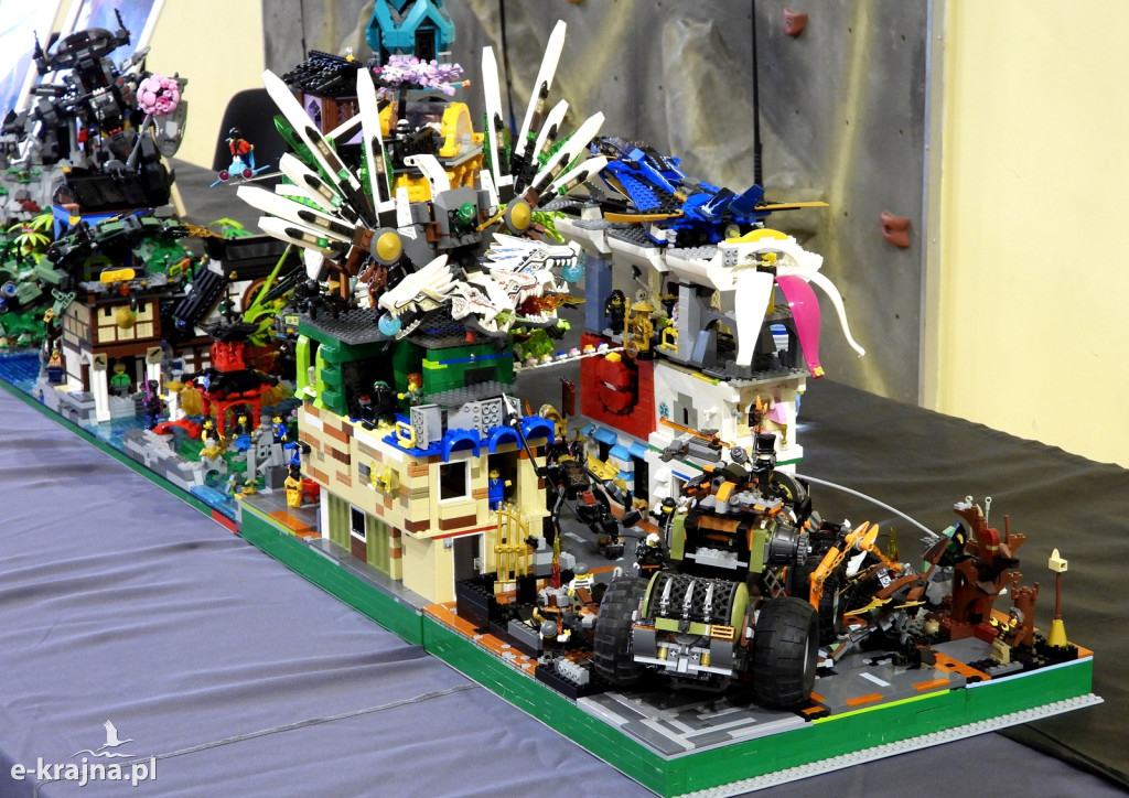 Legowisko 2025 - wystawa budowli z klocków Lego