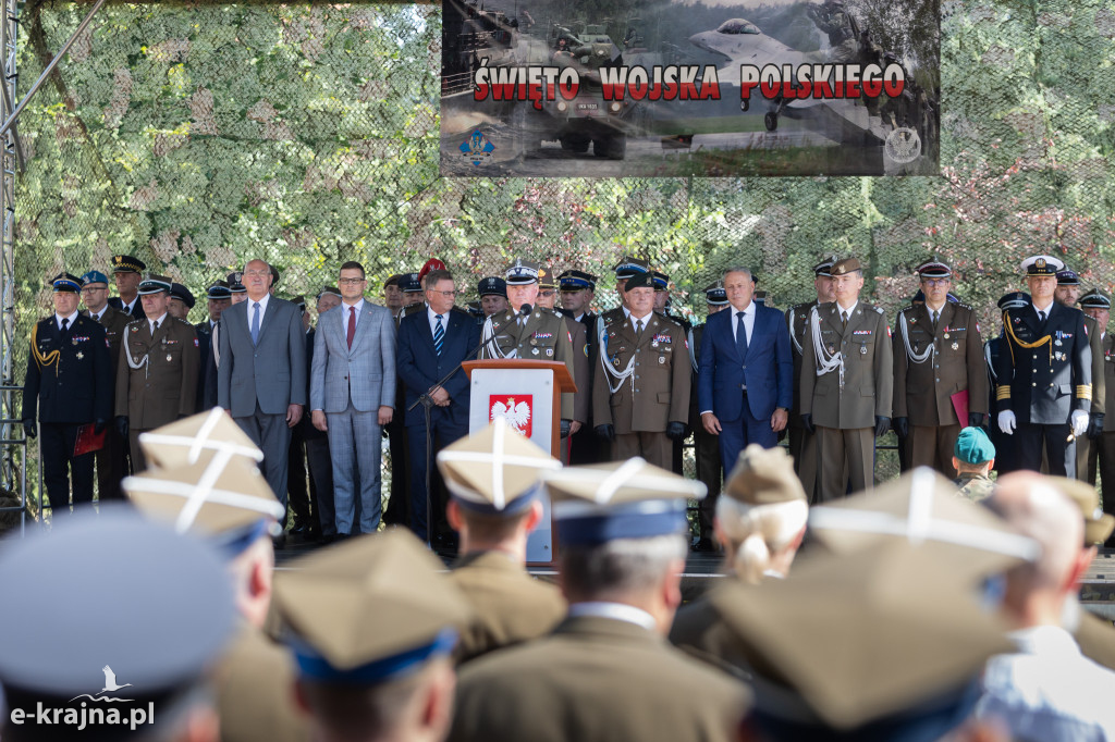 Uroczysty apel z okazji Święta Wojska Polskiego w Inspektoracie Wsparcia Sił Zbrojnych